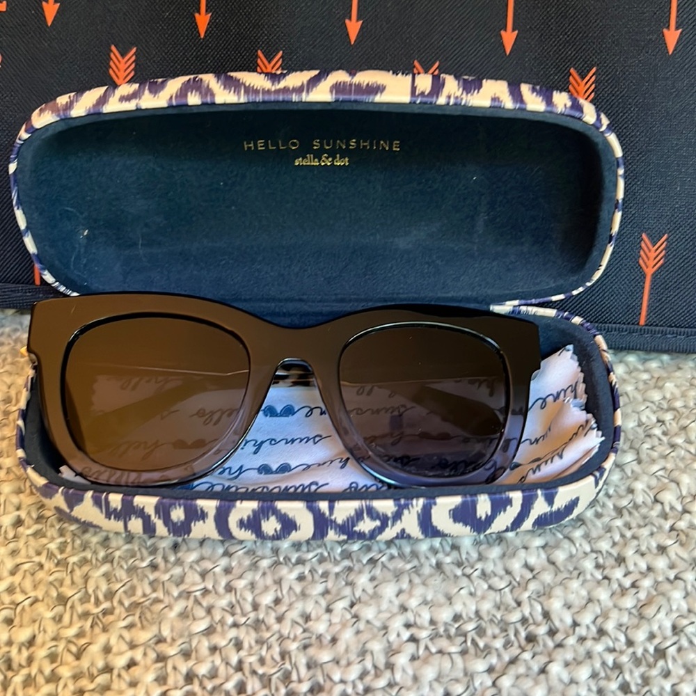 Stella & Dot Simonne Sunglasses - Noir